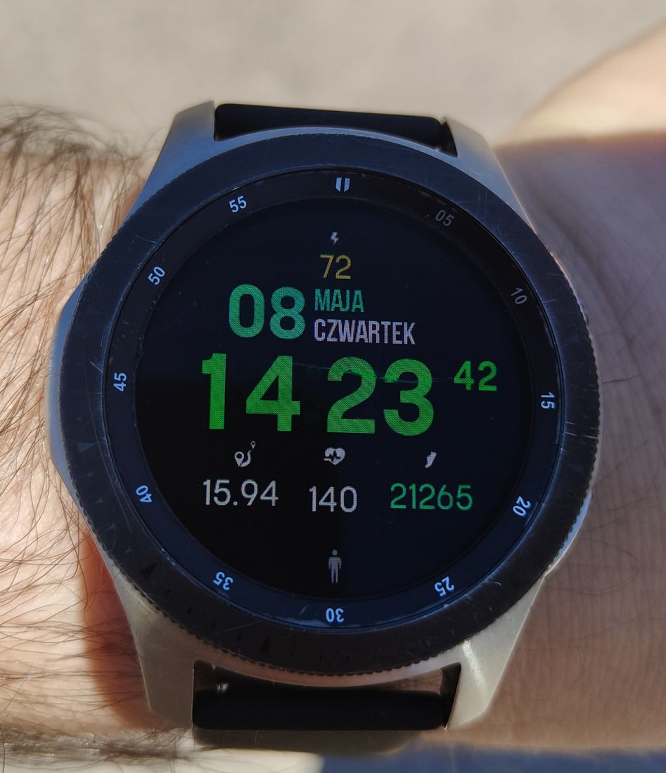 Prawdziwy zegarek Rafała: smartwatch z licznikiem 21 265 kroków